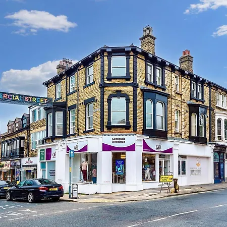 House 3 - 2 Bed Duplex Apartment