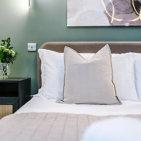 House 3 - 2 Bed Duplex * 哈罗盖特