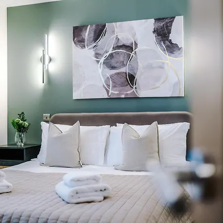 House 3 - 2 Bed Duplex Apartamento