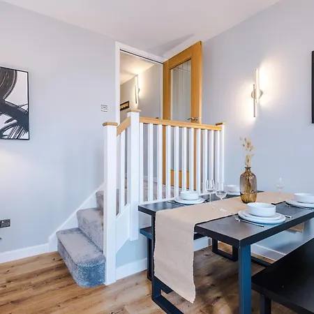 House 3 - 2 Bed Duplex Apartment Harrogate