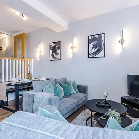 House 3 - 2 Bed Duplex