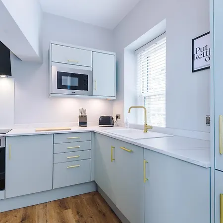 House 3 - 2 Bed Duplex *