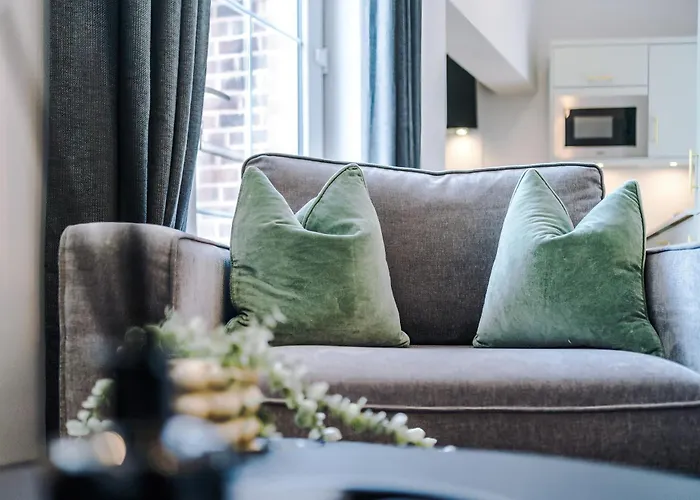 House 3 - 2 Bed Duplex Apartment Harrogate