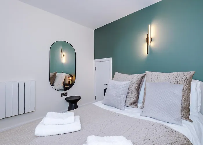 House 3 - 2 Bed Duplex Apartment