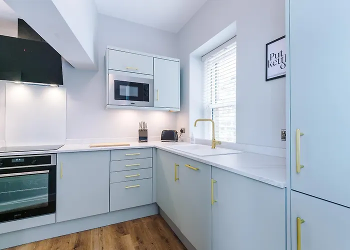 House 3 - 2 Bed Duplex *