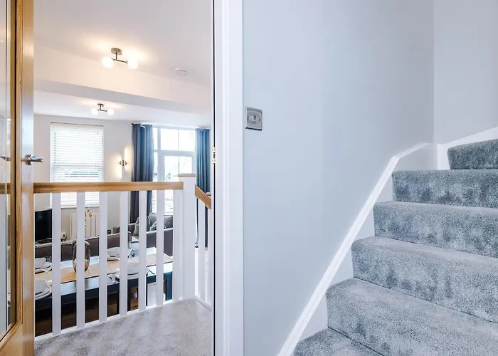 House 3 - 2 Bed Duplex *