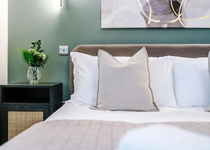 House 3 - 2 Bed Duplex * هاروغايت