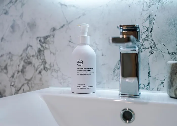 House 3 - 2 Bed Duplex شقة *